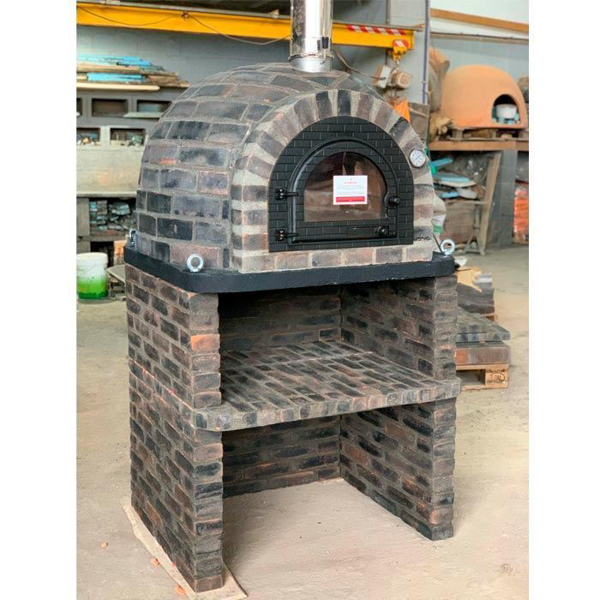 Picture of Outdoor pizza oven with base