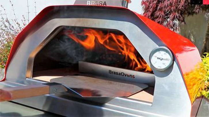 The outdoor pizza oven BRASA, portable oven