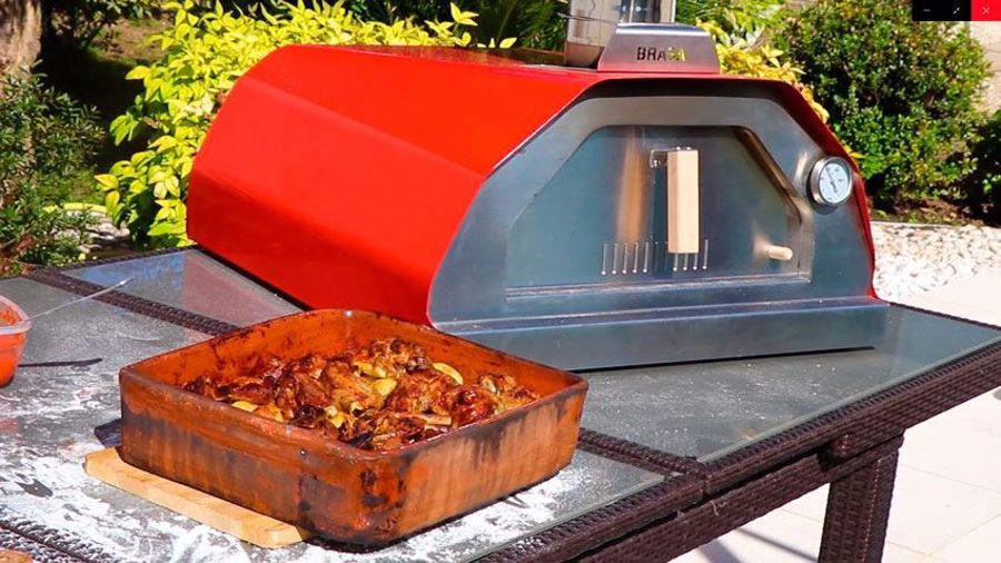 The outdoor pizza oven BRASA, portable oven